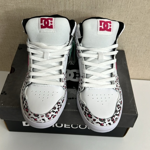 WOMEN’S DC CURE HI TOPS SIZE 6.5 BLACK AND LEOPARD PRINT BRAND NEW IN BOX!! - Picture 3 of 10